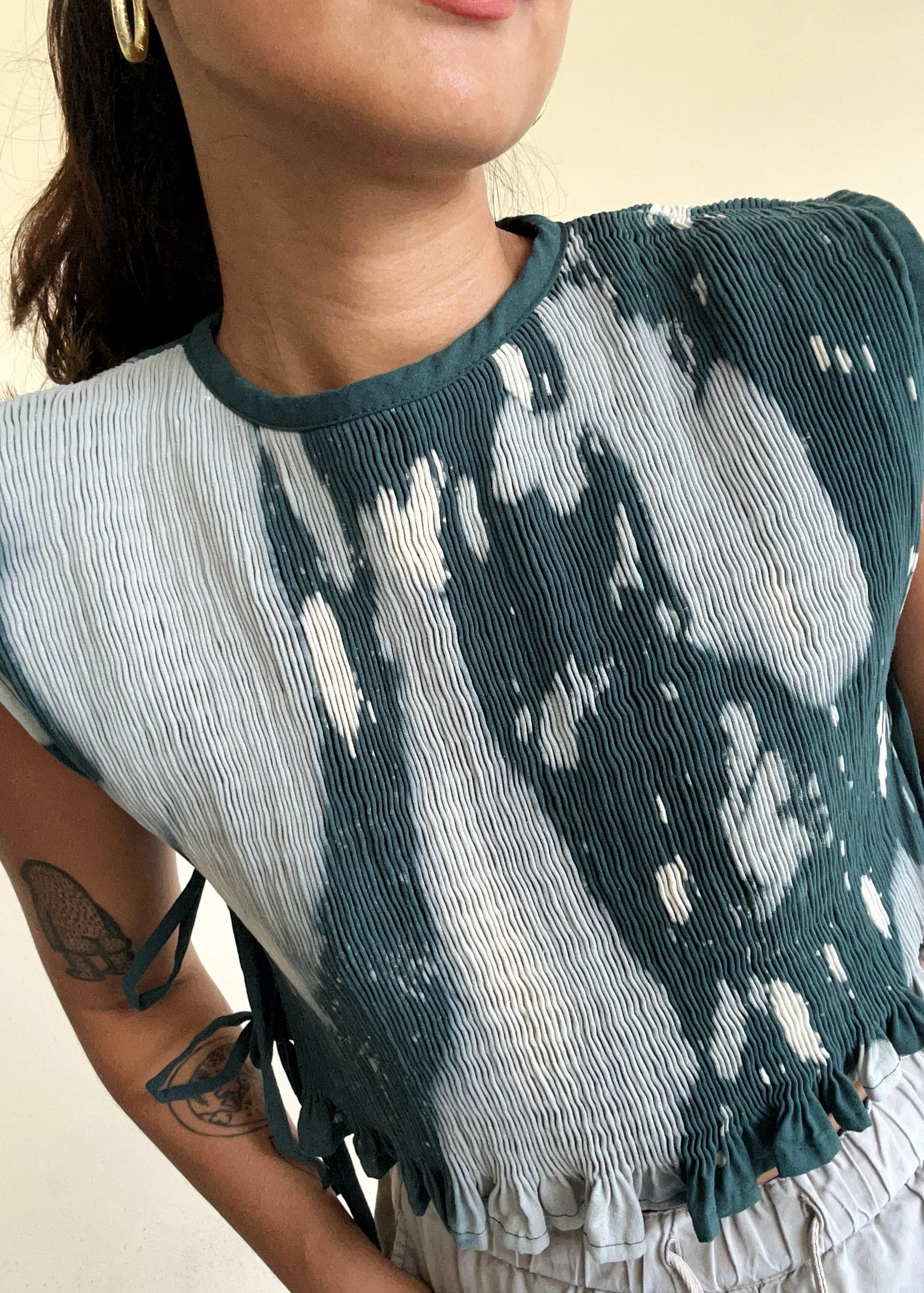 helen bib, reverse dyed - green