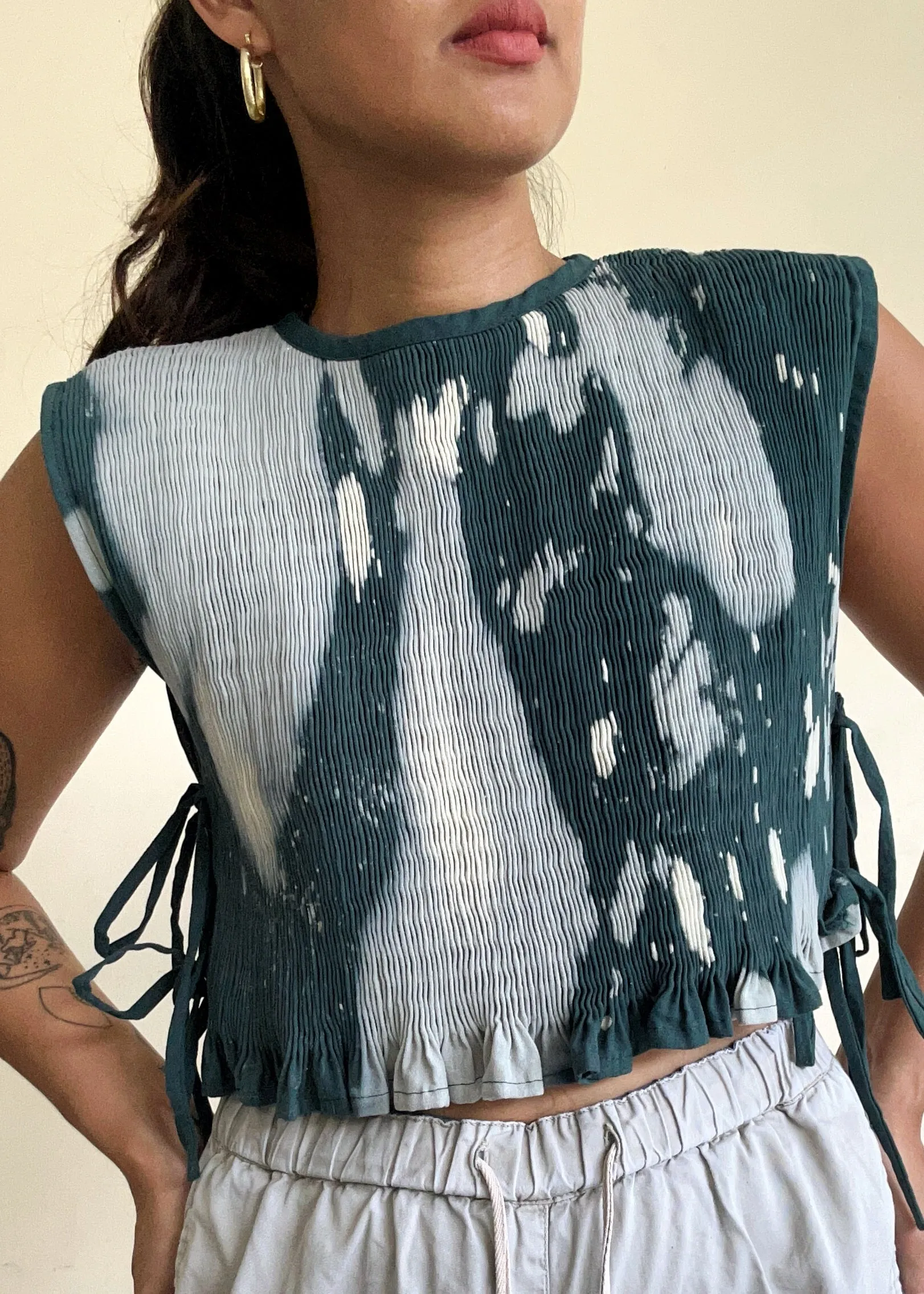 helen bib, reverse dyed - green